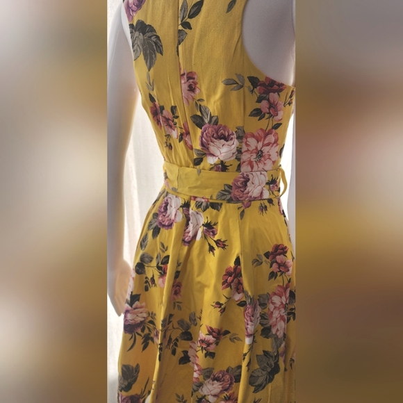 NWT Vintage Flower Yellow Midi Dress! - Picture 7 of 11